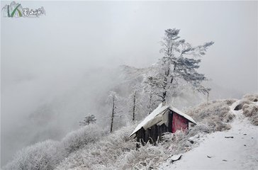 寄九峰覺(jué)老時(shí)自因勝退居