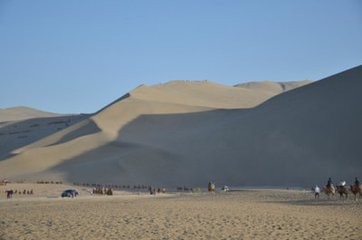 范石湖東歸過鄉(xiāng)國名之芙蓉城余以季夏來游適