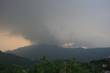 東林雨后望香爐峰