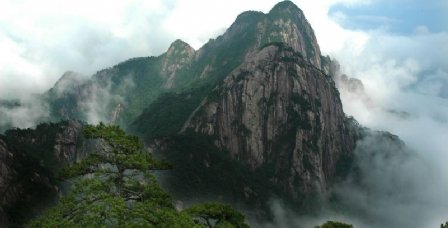 青陽(yáng)館望九子山