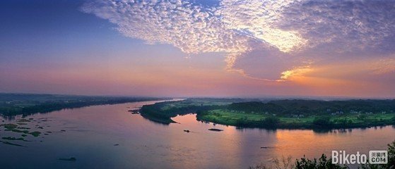 初出沅江夜入湖