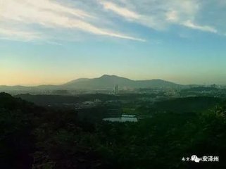 滿江紅（雨花臺(tái)用前韻）