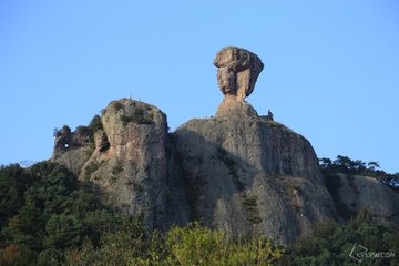 應(yīng)百里李天益來求作奉川十詠似之·石夫人