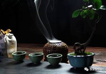 以團(tuán)茶洮州綠石硯贈(zèng)無(wú)咎文潛