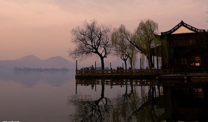 四景圖·平湖秋月