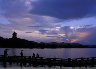 掃花游（西湖十詠·雷峰落照）