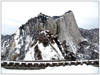 菩薩蠻·當(dāng)年瑞雪多盈尺