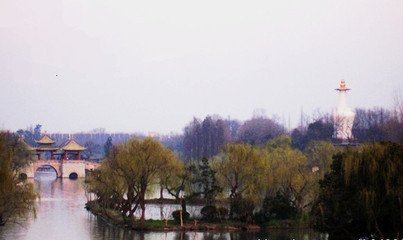 念奴嬌·西湖雨感次素庵韻