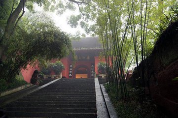 登凌云高處