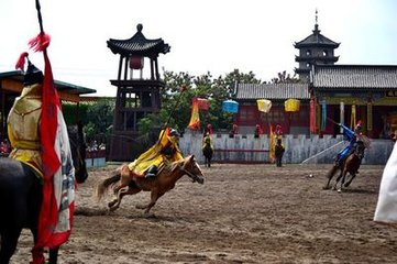 書廬山劉顗宮苑屋壁三絕