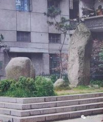 避雨入總持寺謁澹臺子羽墓