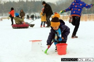 中春亭雪夜寄西鄰韓李二舍人