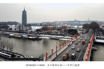 登江陵郡城觀雪