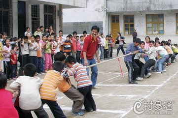 觀拔河俗戲